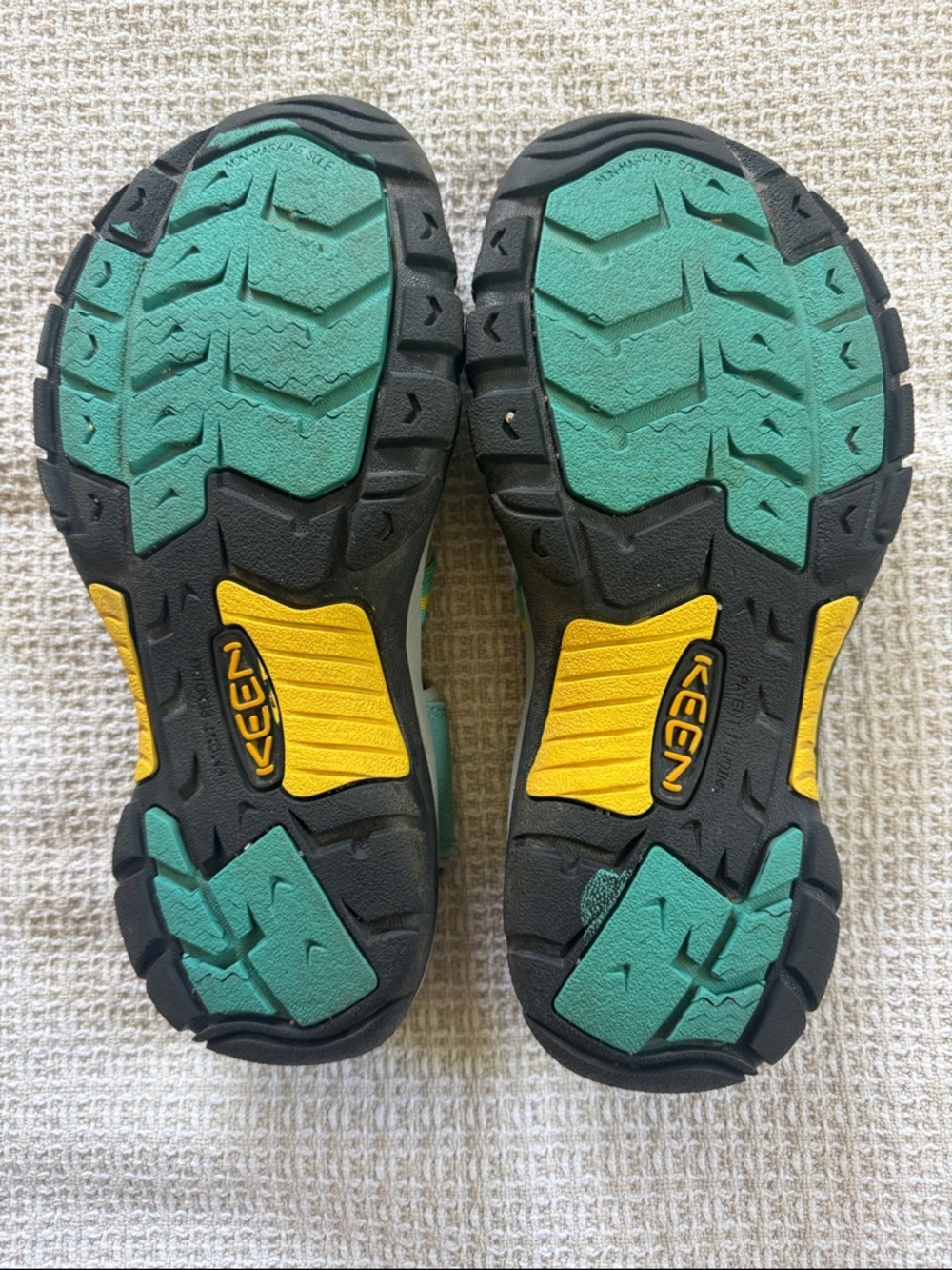 Teal and Yellow Women's Size 7.5 Keen Hiking Sandals - Picture 2 of 3